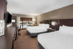 premium-room-2-queen-pool-view