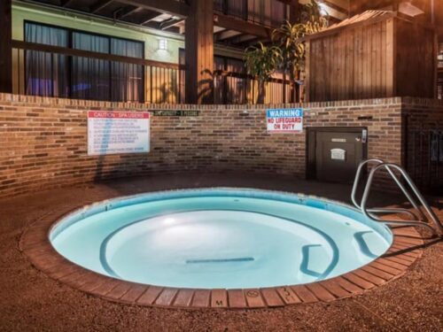 Hotel with Indoor Whirlpool and Sauna