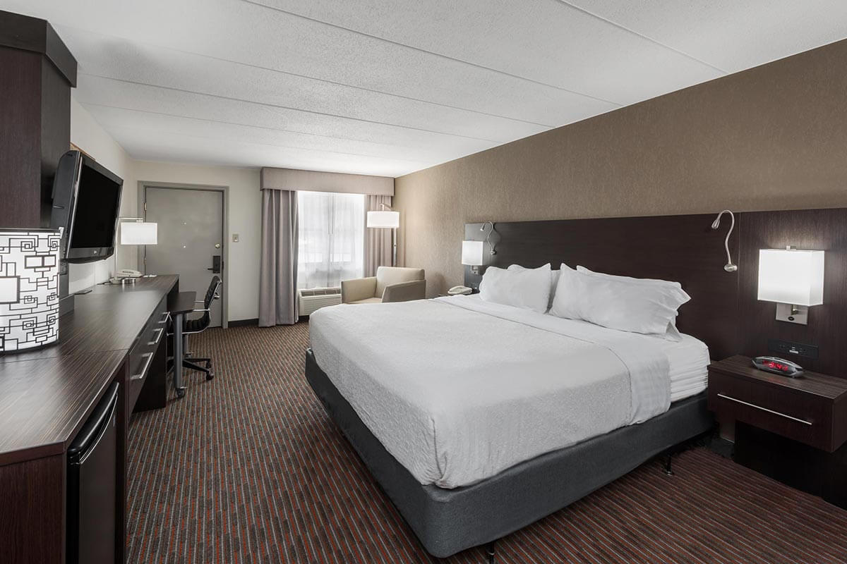 Pet Friendly Hotel Rooms in Eureka, MO